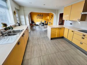 Kitchen- click for photo gallery